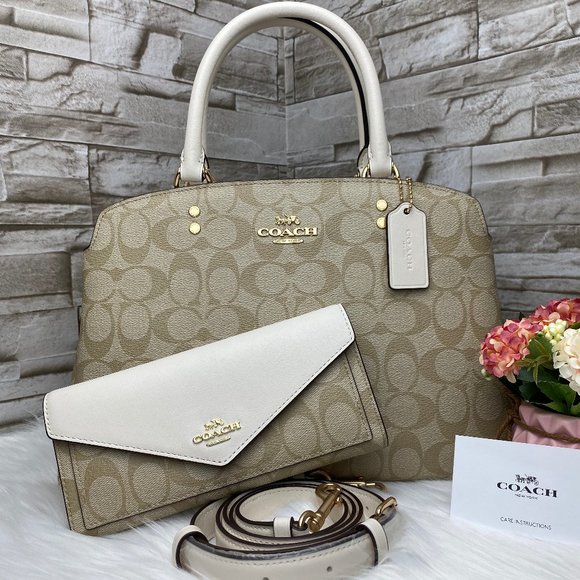 Coach Handbags - 👜COACH SET🌺LILLIE CARRYALL & WALLET